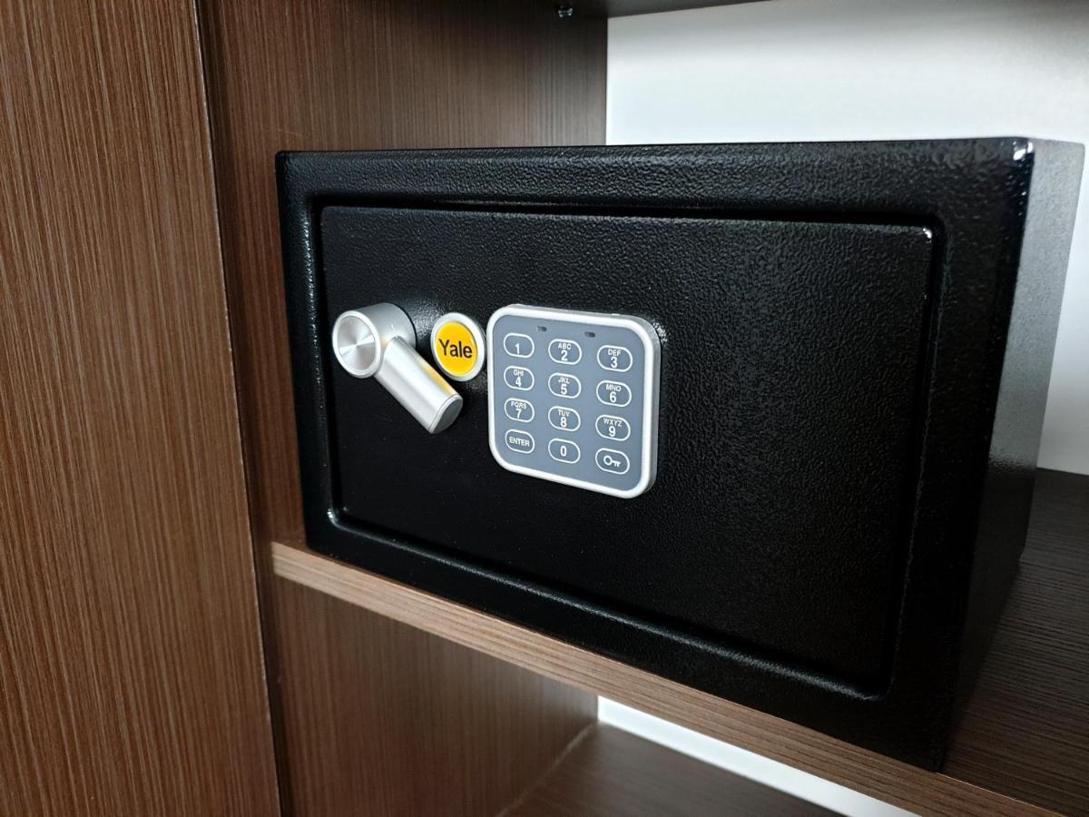 Executive Apartment Avantgarden Coresi Braşov Buitenkant foto