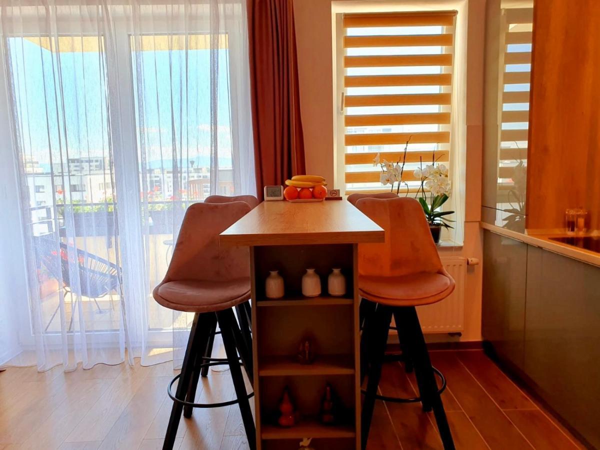 Executive Apartment Avantgarden Coresi Braşov Buitenkant foto