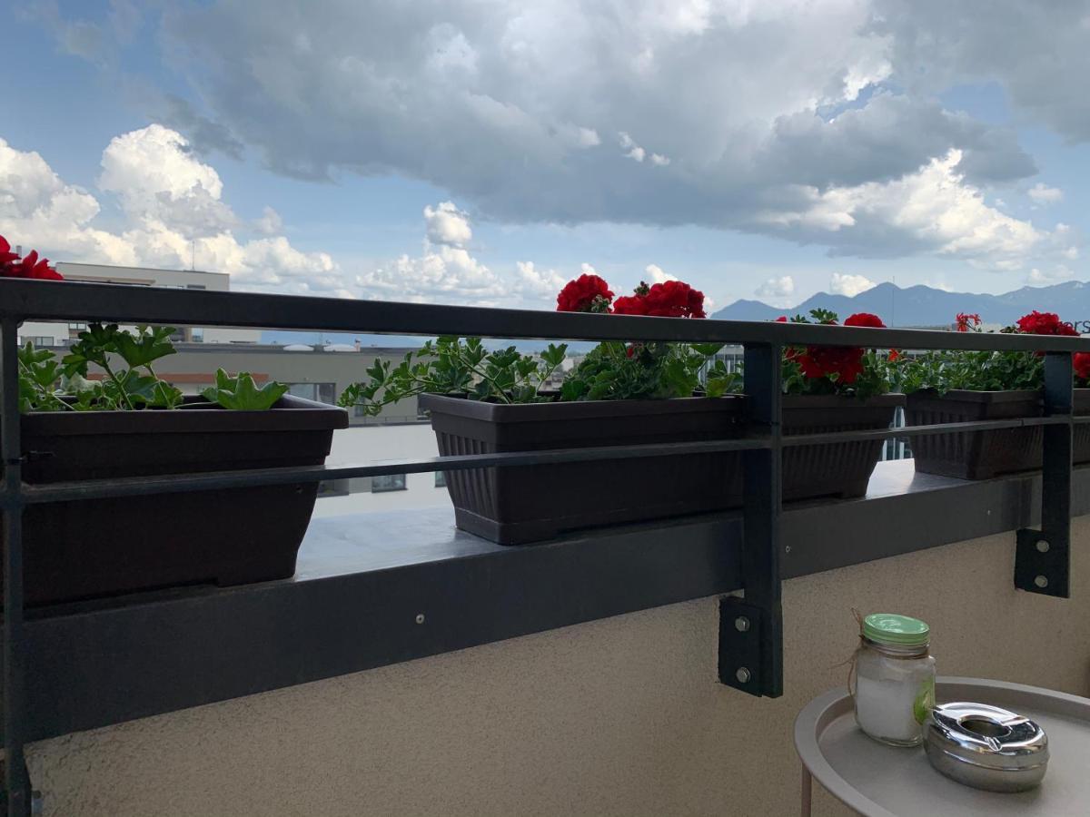 Executive Apartment Avantgarden Coresi Braşov Buitenkant foto