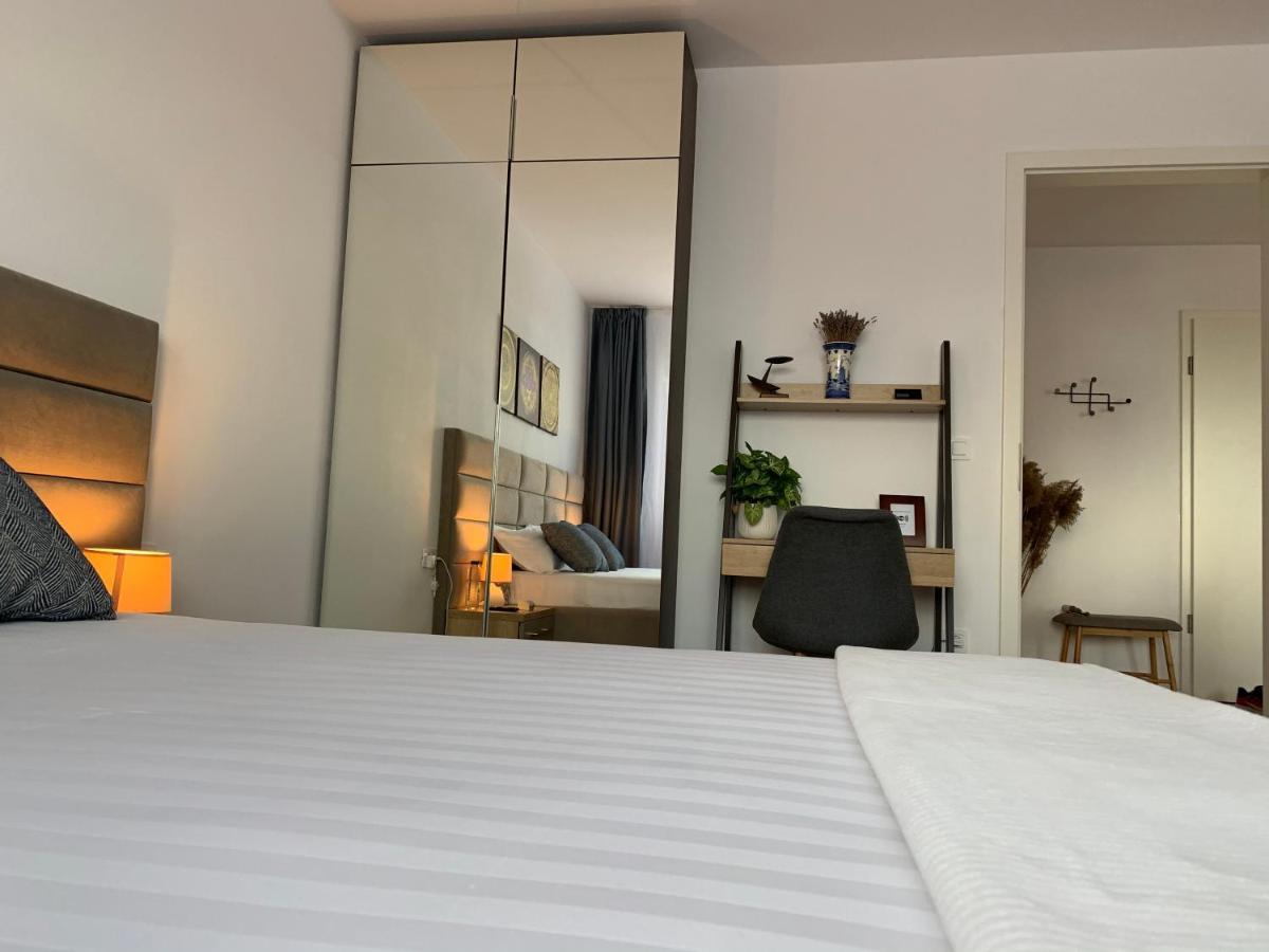 Executive Apartment Avantgarden Coresi Braşov Buitenkant foto