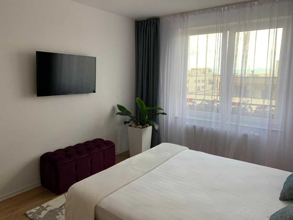 Executive Apartment Avantgarden Coresi Braşov Buitenkant foto