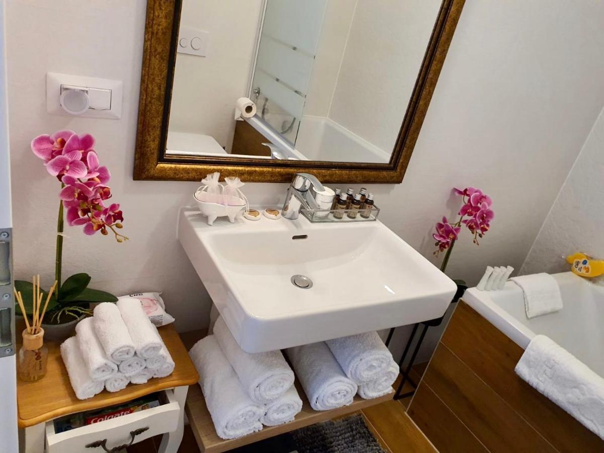 Executive Apartment Avantgarden Coresi Braşov Buitenkant foto