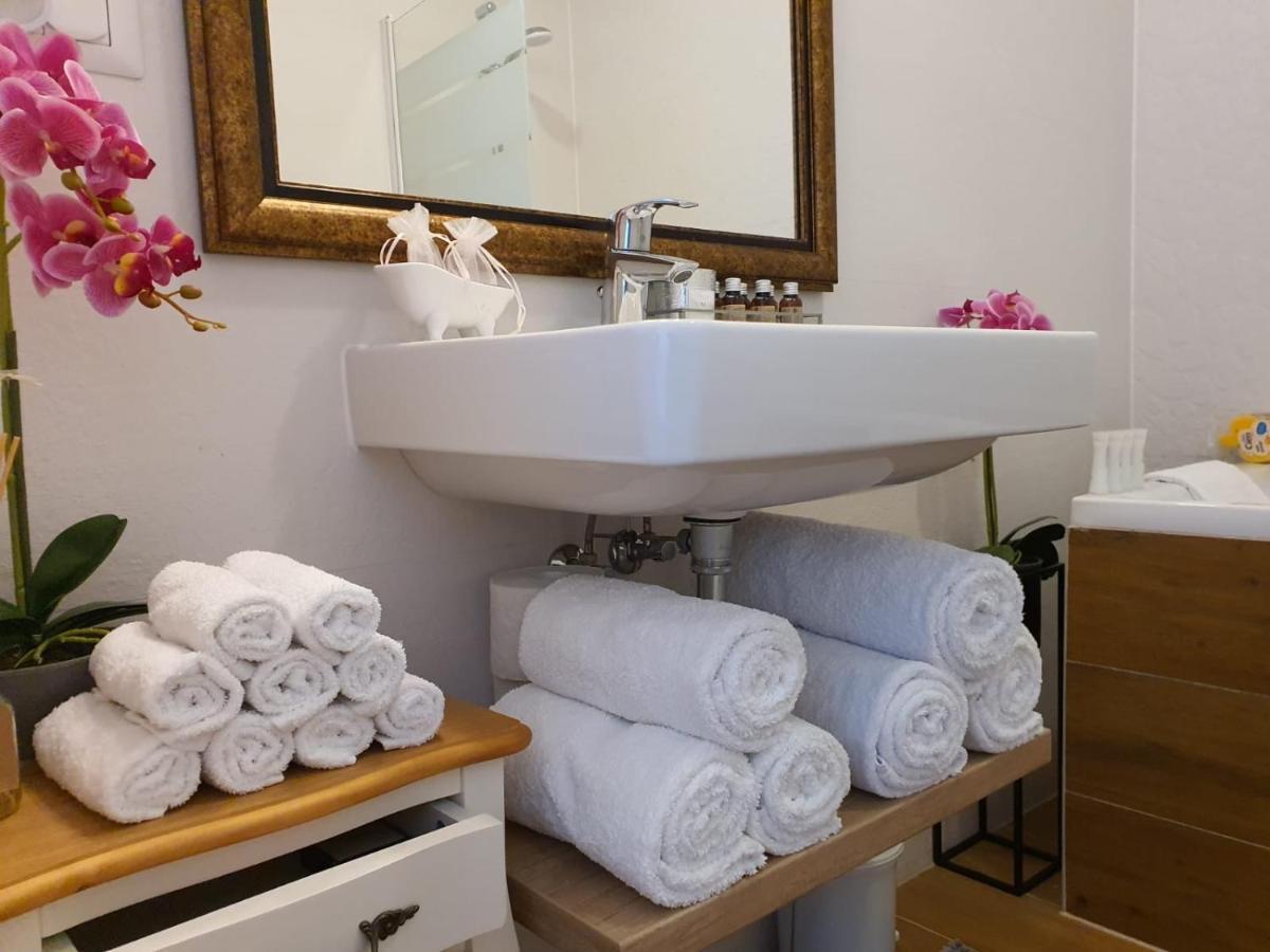Executive Apartment Avantgarden Coresi Braşov Buitenkant foto